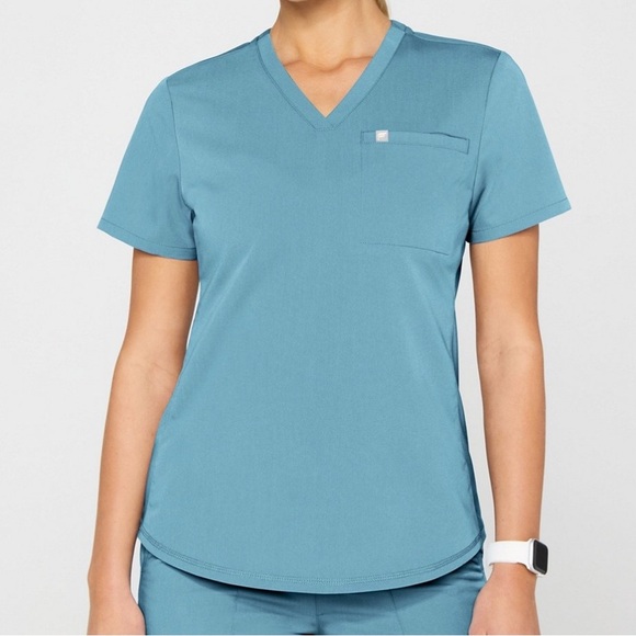 Wave Blue Fabletics Scrub Set - Picture 7 of 8